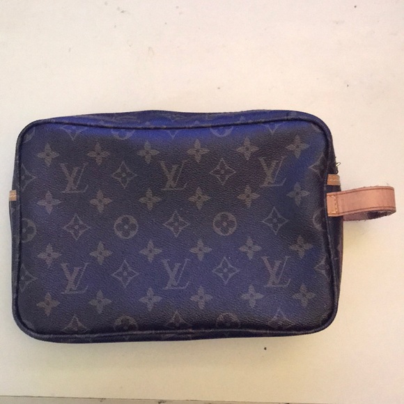 LOUIS VUITTON LV TOILETRY POUCH - Picture 4 of 4